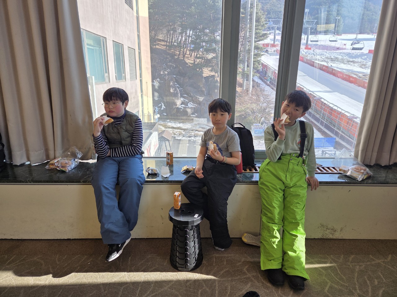 분당 야탑동 성당 복사단-전체 사진-75451969913.jpg